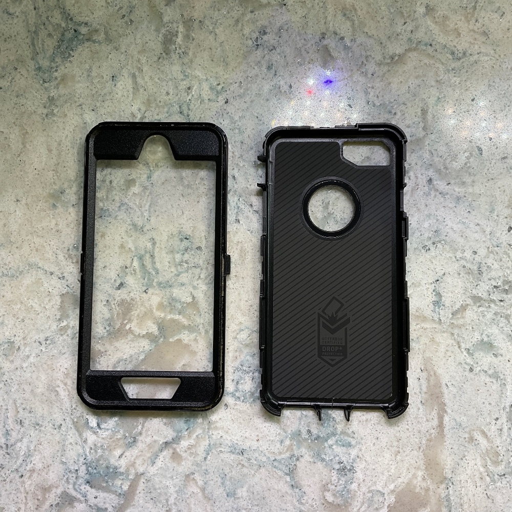 OtterBox Certified Drop Protection iPhone 7/8 case with Holster